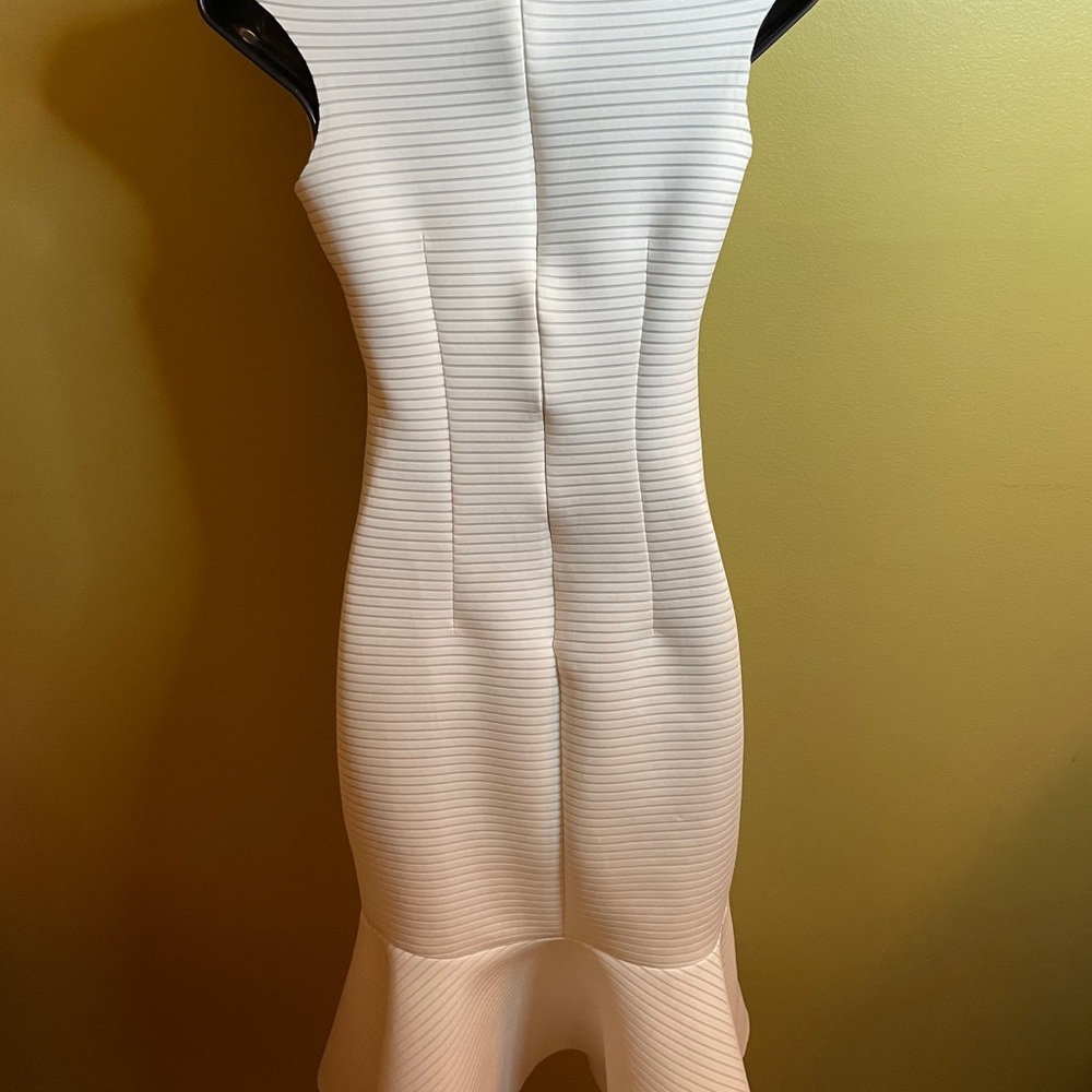 Symphony Dress - Picture 9 of 16